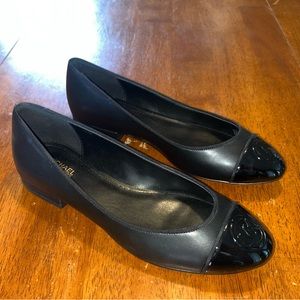 Micheal Kors Black Flats